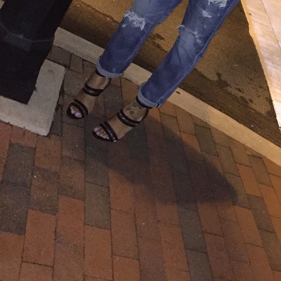 Steve Madden “MOUROW” Sandal - Picture 4 of 4